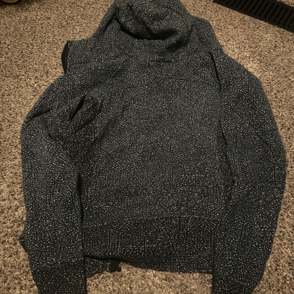 2 Lululemon full zip scuba jacket - Picture 3 of 11